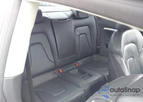 2010 Audi A5 2.0T Premium из США, поврежденный, VIN WAULFAFR1AA001920